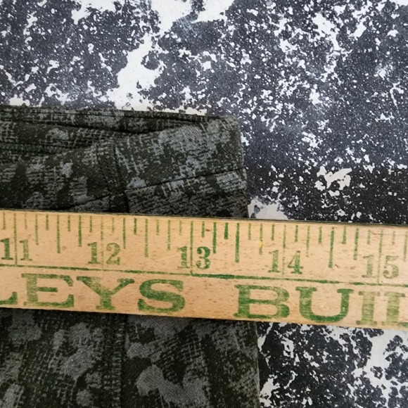 Lululemon Crop Leggings Womens 8 Black Gray Camo Side Pocket Athletic LW6AK8S - Picture 5 of 8